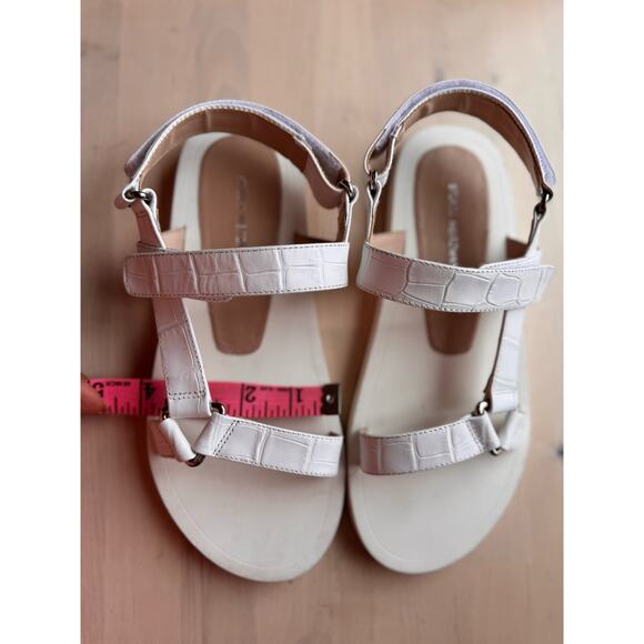 Stuart Weitzman ivory Vail Croc Embossed Sport Sandal size 7 - Picture 4 of 8